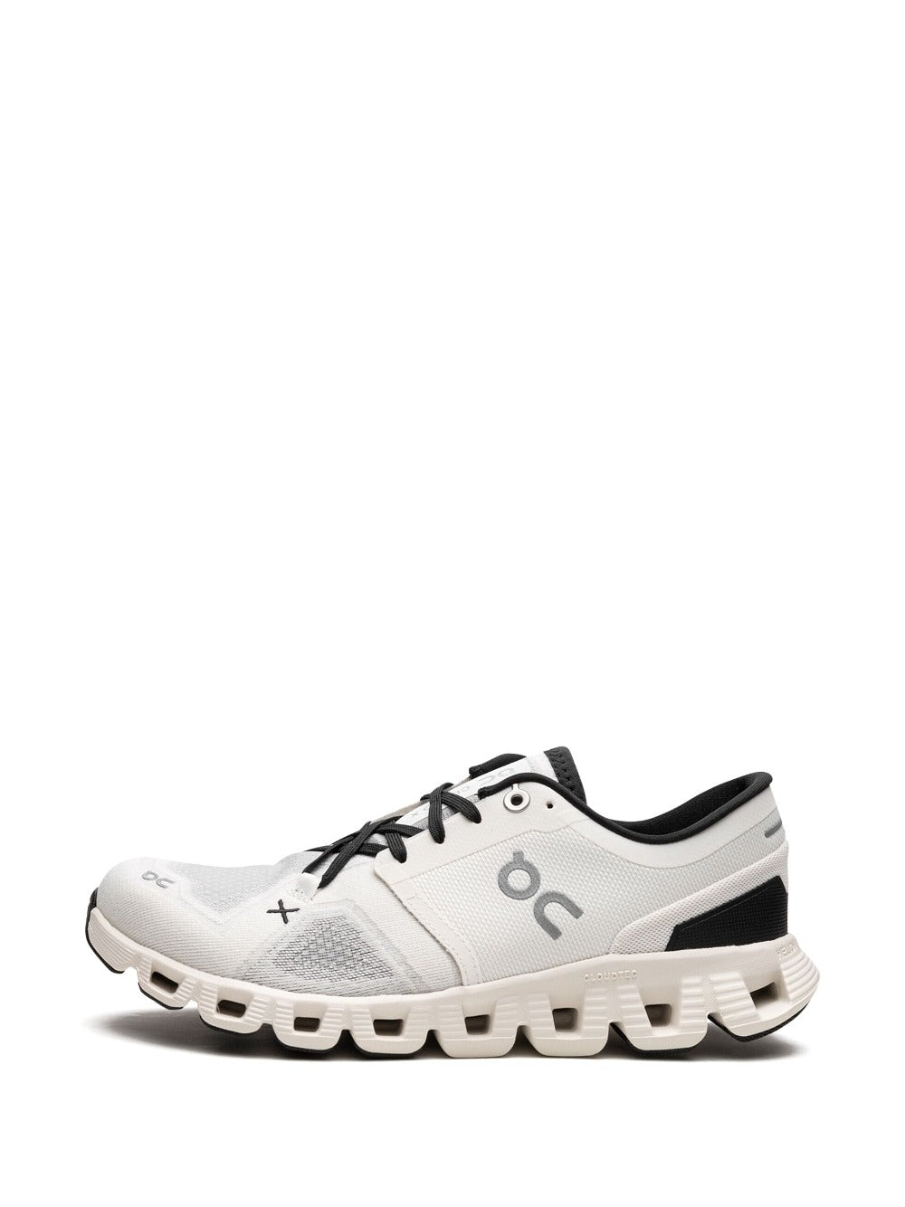 On Running Cloud X3 Black | White