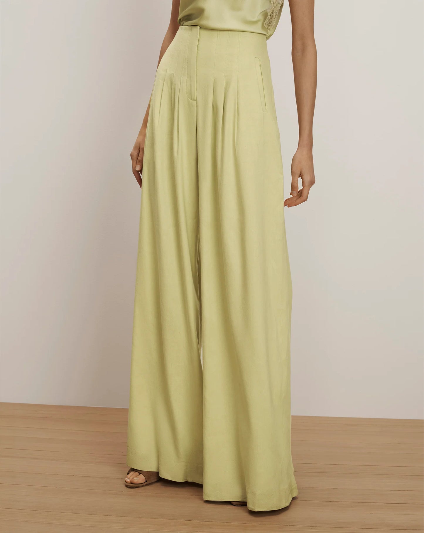 Veronica Beard Hoyt Wide-Leg Pant in Pistachio