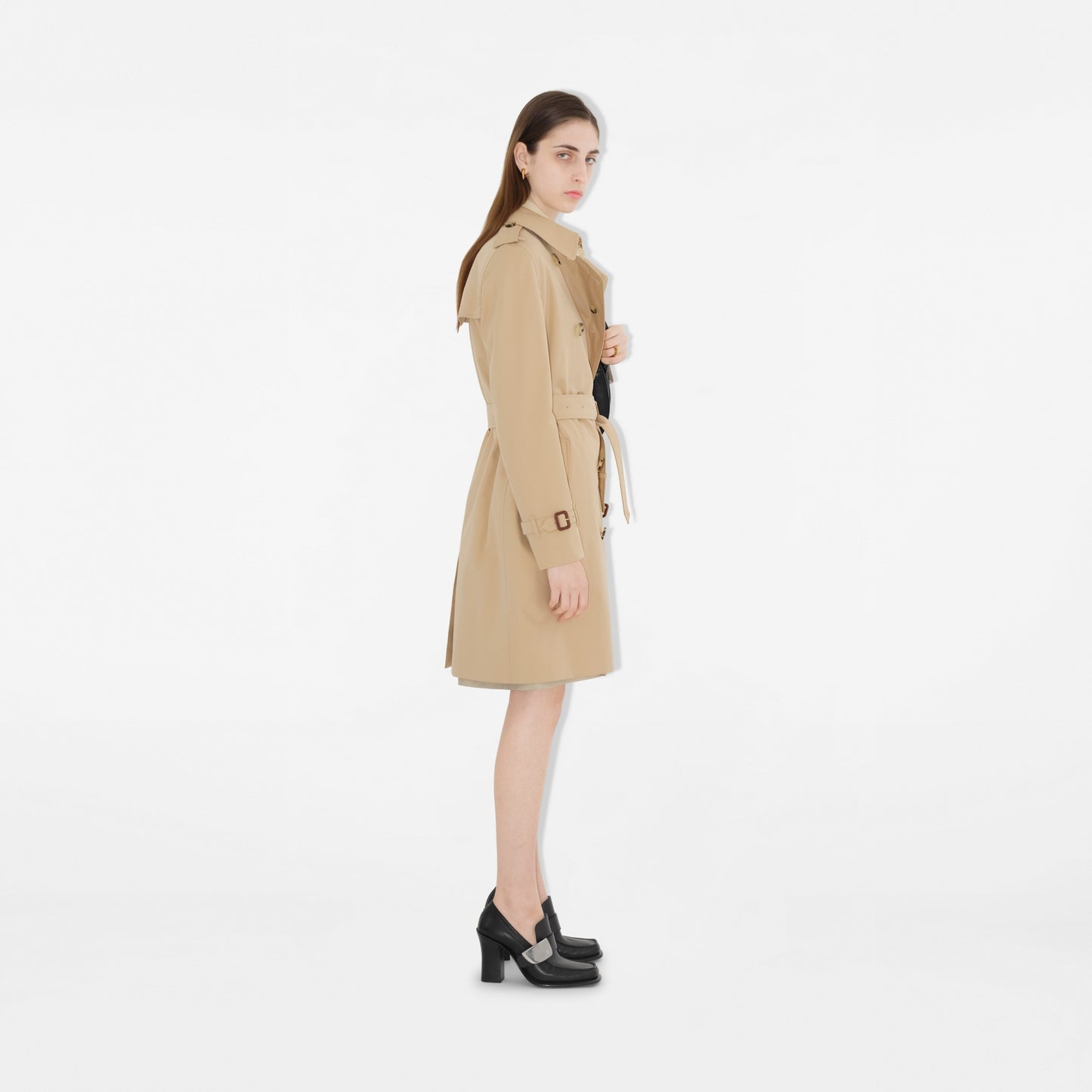 Burberry Kensington Mid Length Trench in Honey