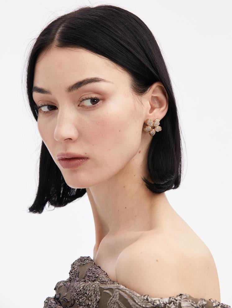 Oscar de la Renta Flower Earrings With Crystals