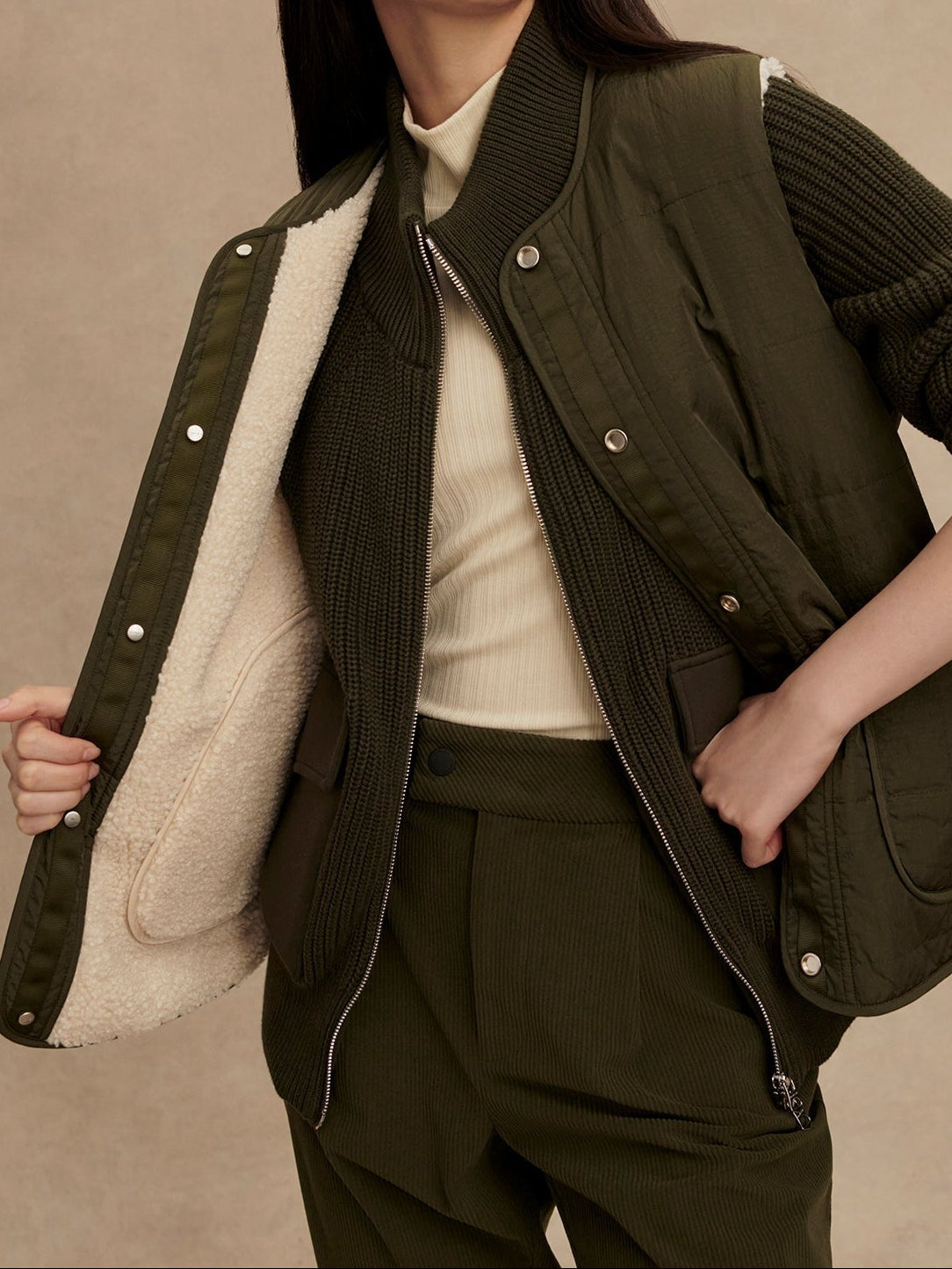 Varley Audrea Reversible Gilet in Sandshell/Forest Night