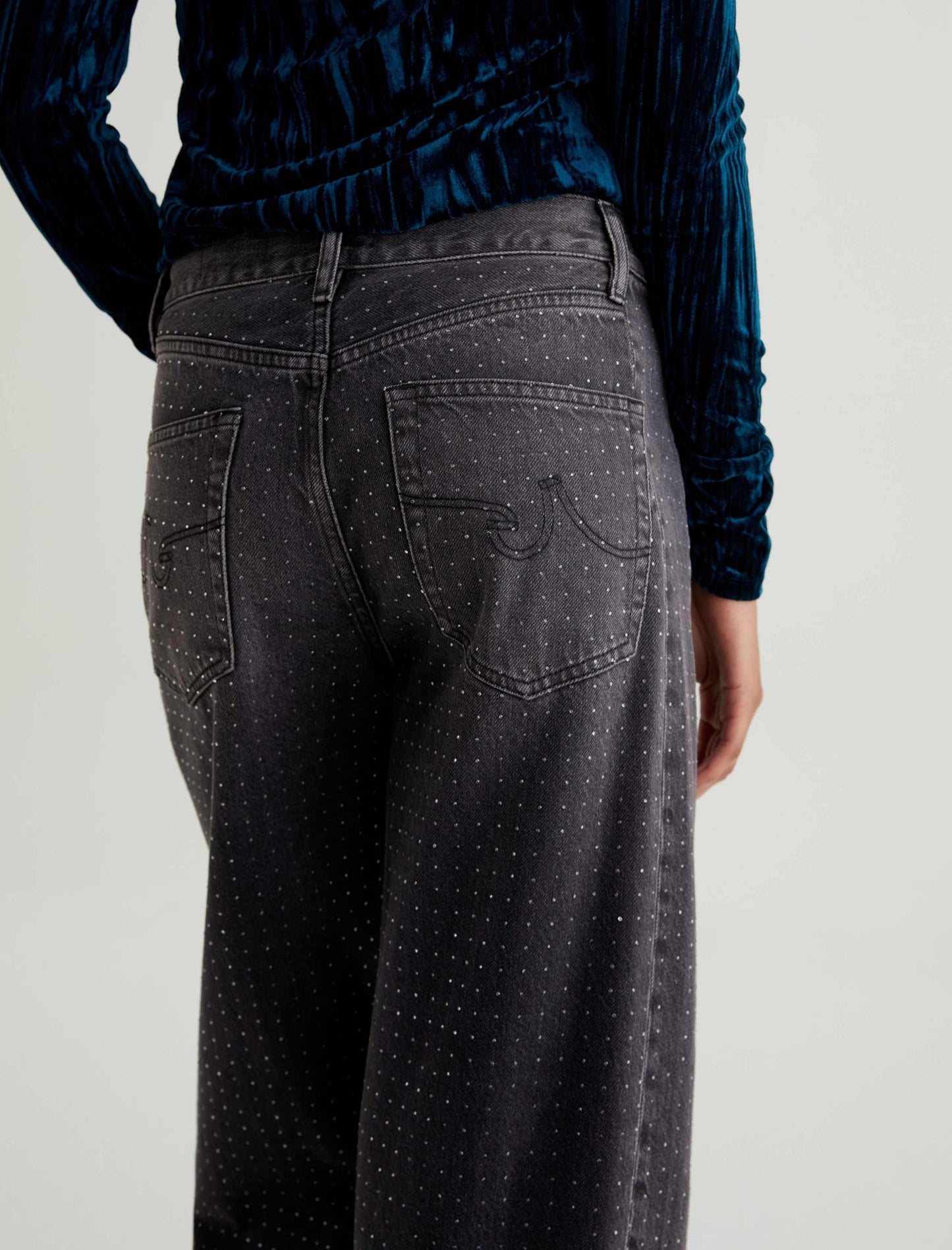 AG Jeans Hattie High-Rise Barrel Jean in Star Light