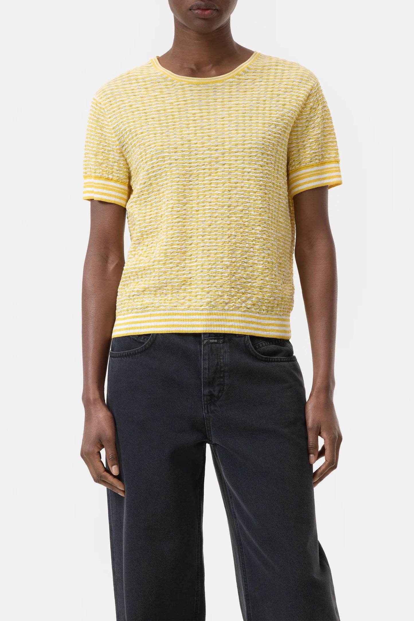 CLOSED Crew Neck Short Sleeve in Mango Yellow