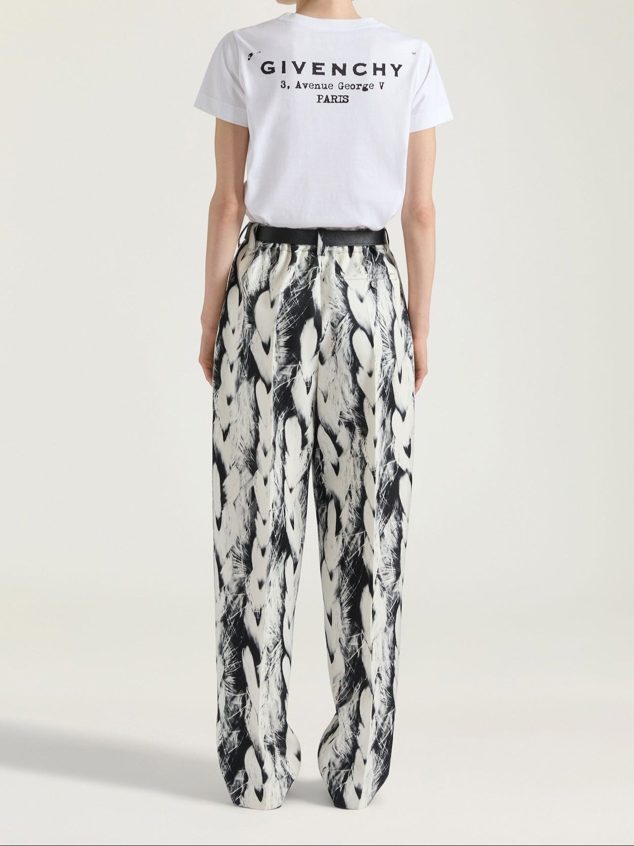 Givenchy T-Shirt in Cotton With Givenchy Stamp Print in White