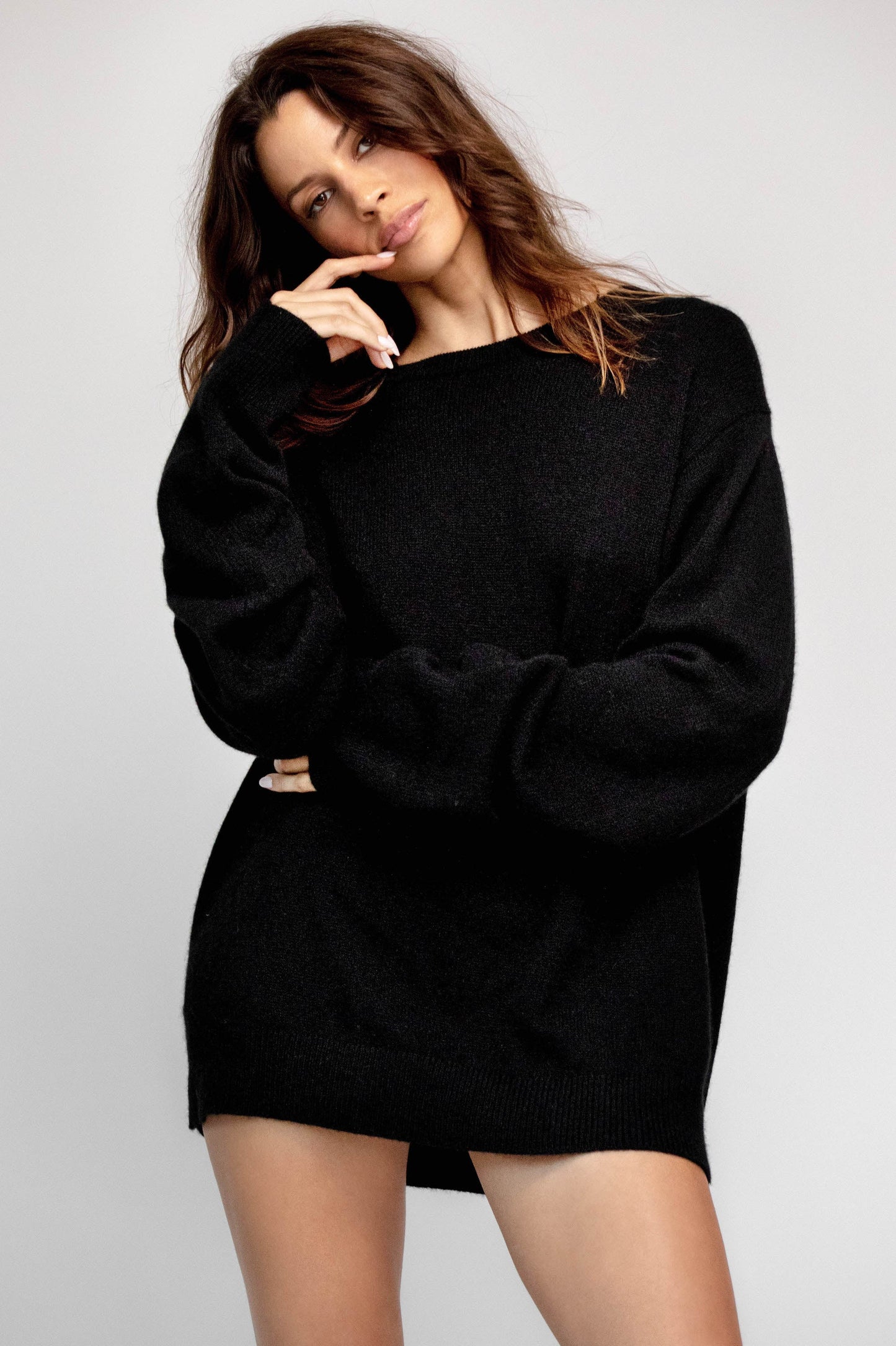 Éterne James Sweater in Black