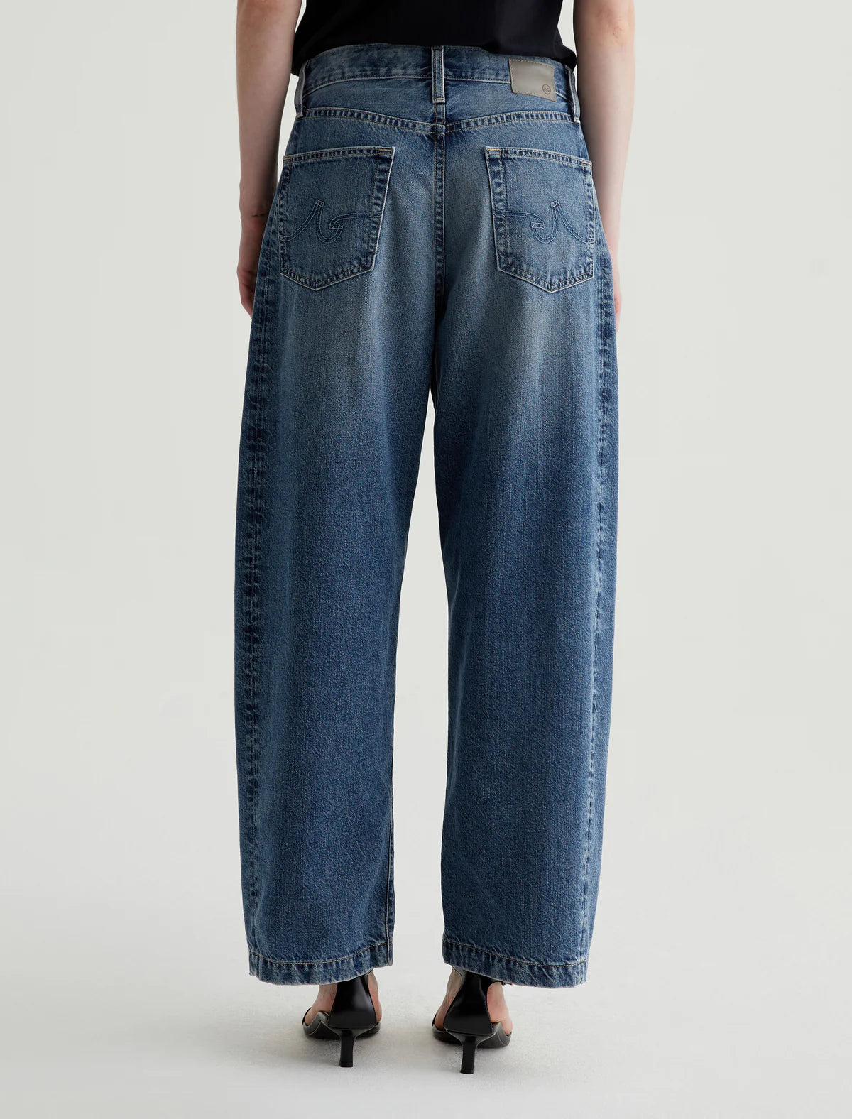 AG Jeans Hattie High-Rise Barrel in Bari
