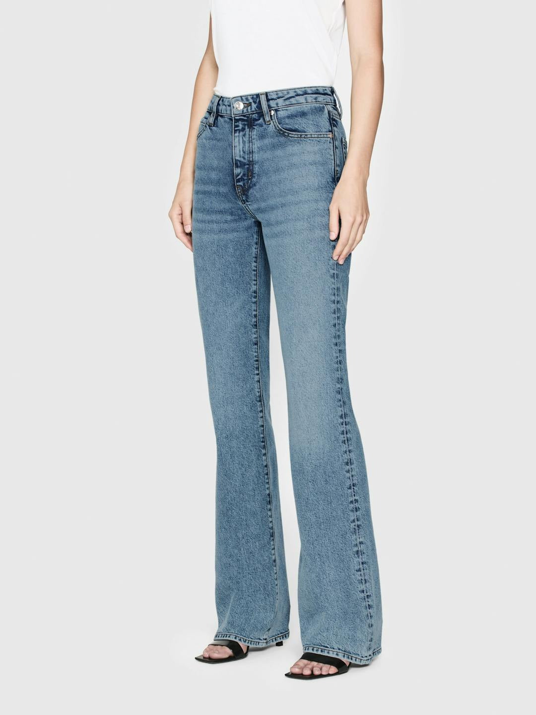 Frame The Arrow Jeans in Leela