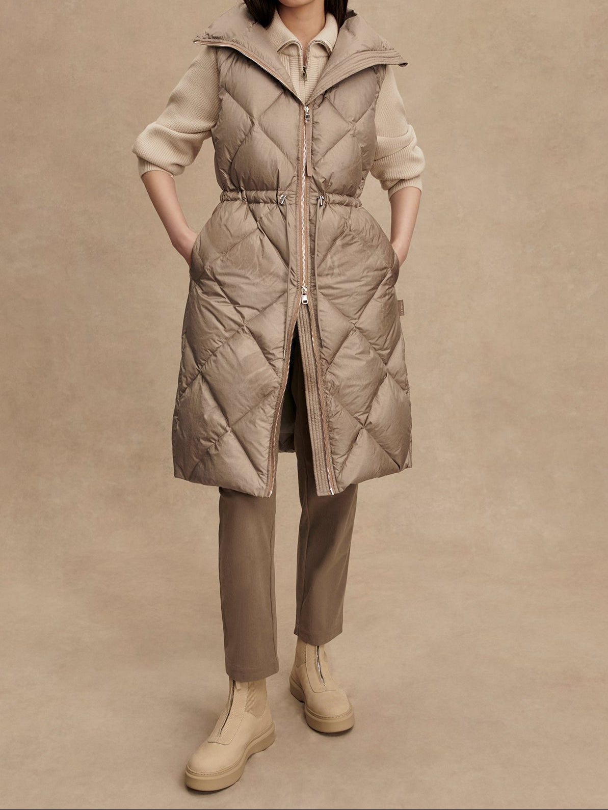 Varley Navine Long Down Gilet in Portabella Metallic