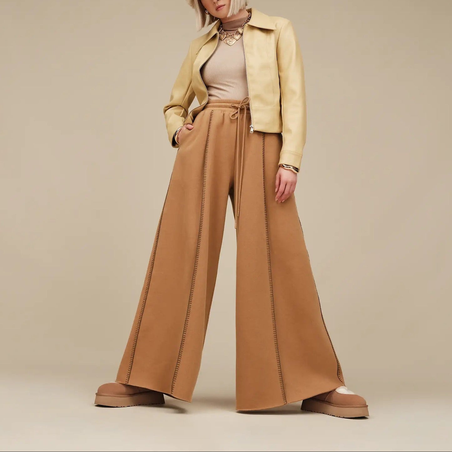 UGG Classic Wide Leg Pant in Chestnut