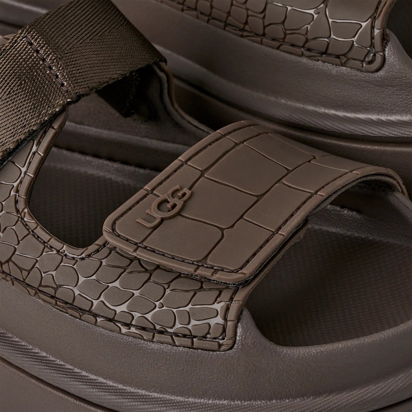 UGG Women's Goldenglow Embossed in Dense Smoke