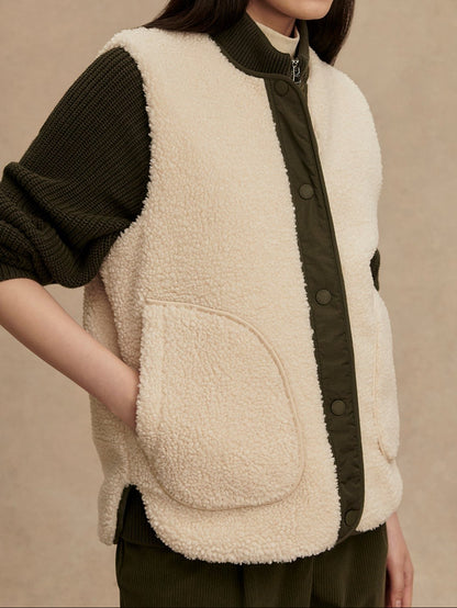 Varley Audrea Reversible Gilet in Sandshell/Forest Night