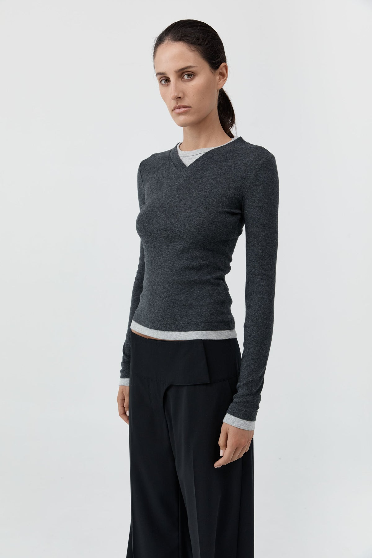 St. Agni Organic Cotton V-Neck Long Sleeve Top in Charcoal Melange