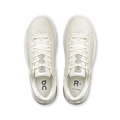 On Running Women's The Roger Advantage in Ivory/Ivory