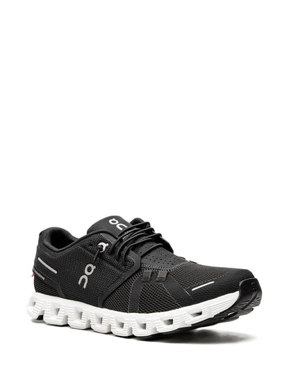 On Running Cloud 5 Black/White Sneaker