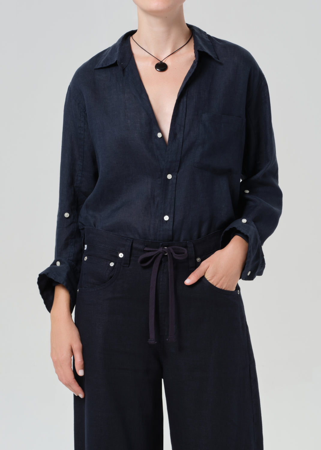 Citizens of Humanity Kayla Shrunken Linen Shirt in True Navy