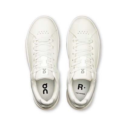 On Running Women's The ROGER Advantage in White/White