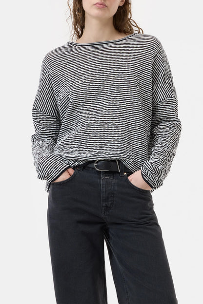 CLOSED Longsleeve Crewneck in Black