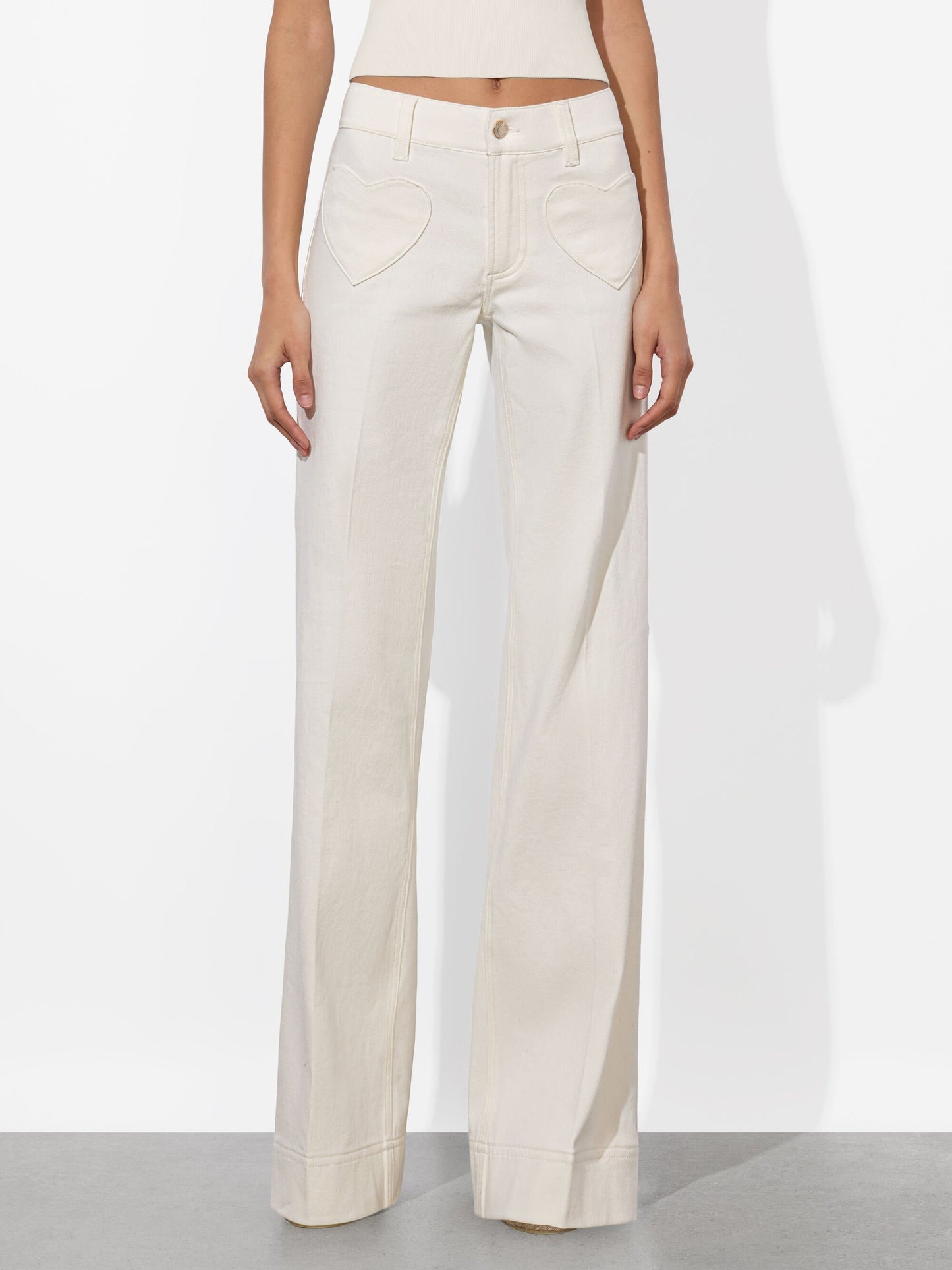Alice + Olivia Slay Heart Front Wide Leg Jean in Vanilla