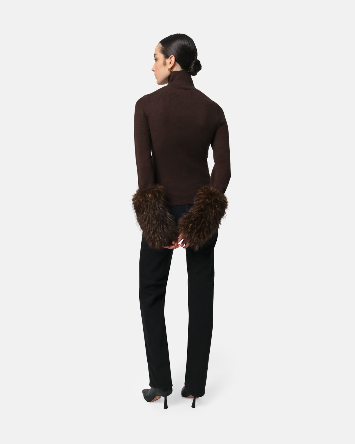 Apparis Aspen Cuff Turtleneck in Dark Brown