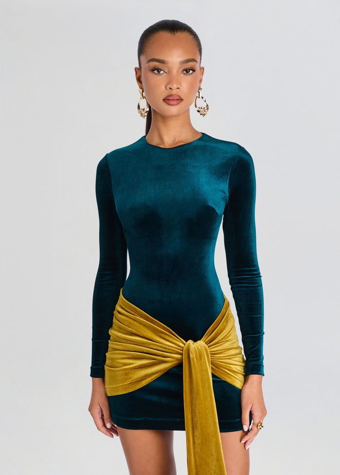 Retrofête Jackson Velvet Dress in Saecelle/Ochre