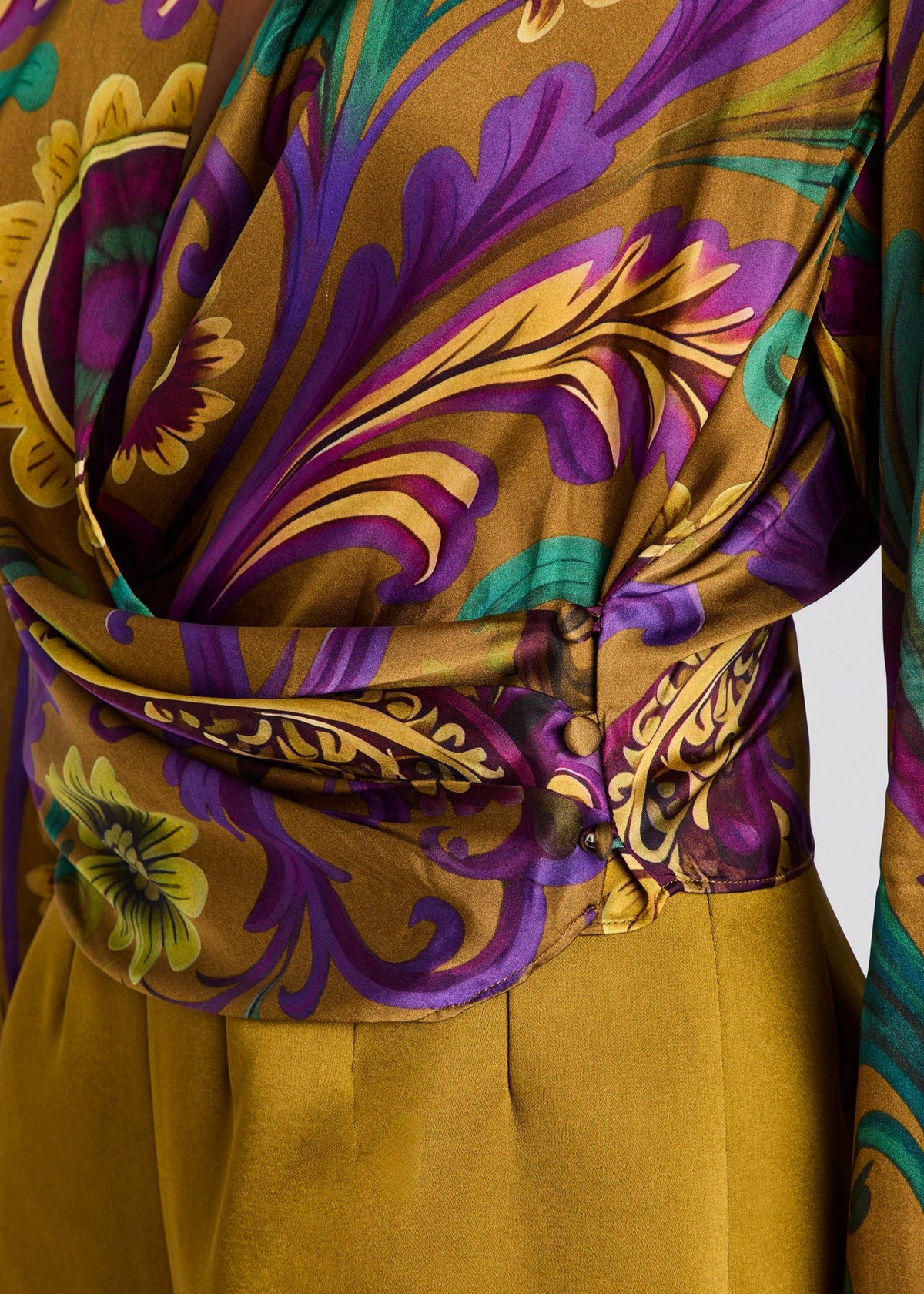 Retrofête Kourte Blouse in Ochre Ornate Paisley
