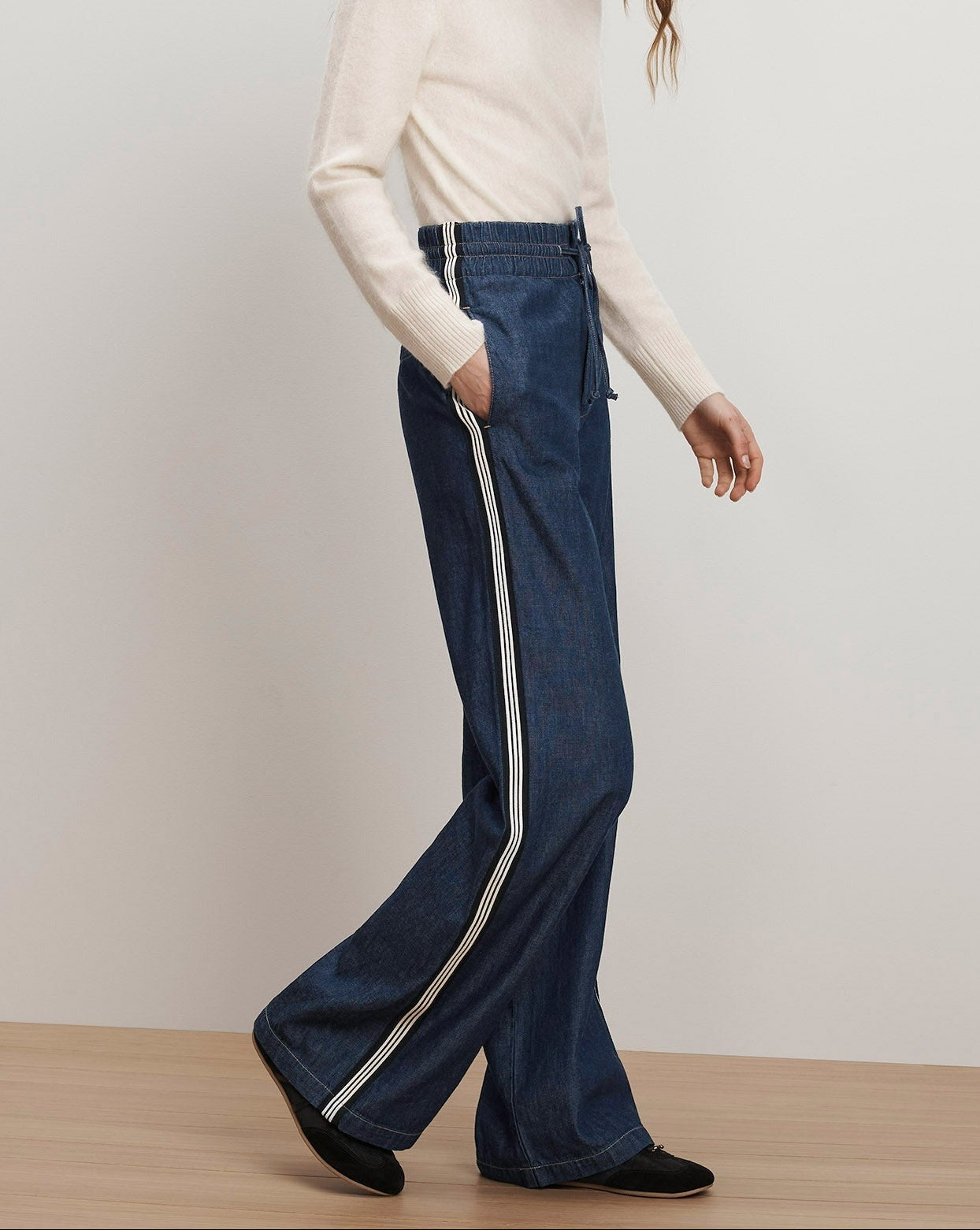 Veronica Beard Taylor Track-Stripe Wide-Leg Jean in Indigo Rinse