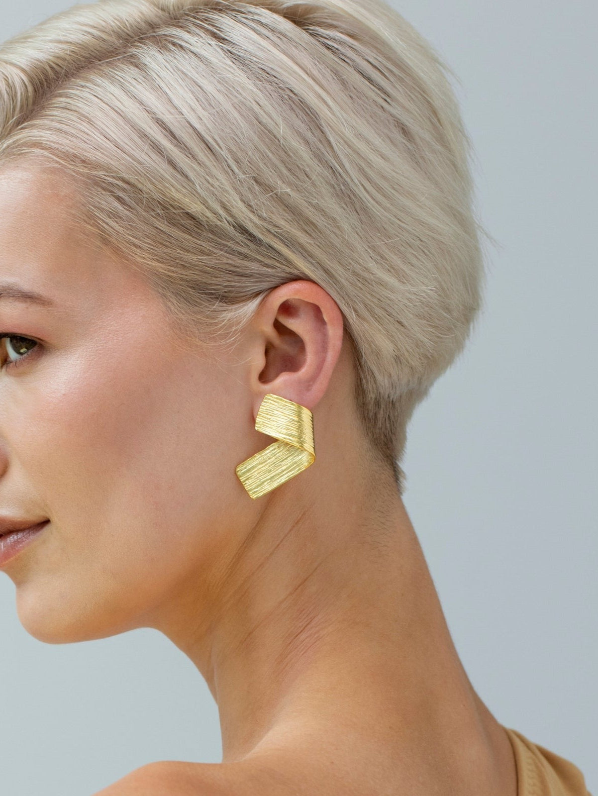 Lynyer Botanical Whispers Gloria Earrings (More Colors)
