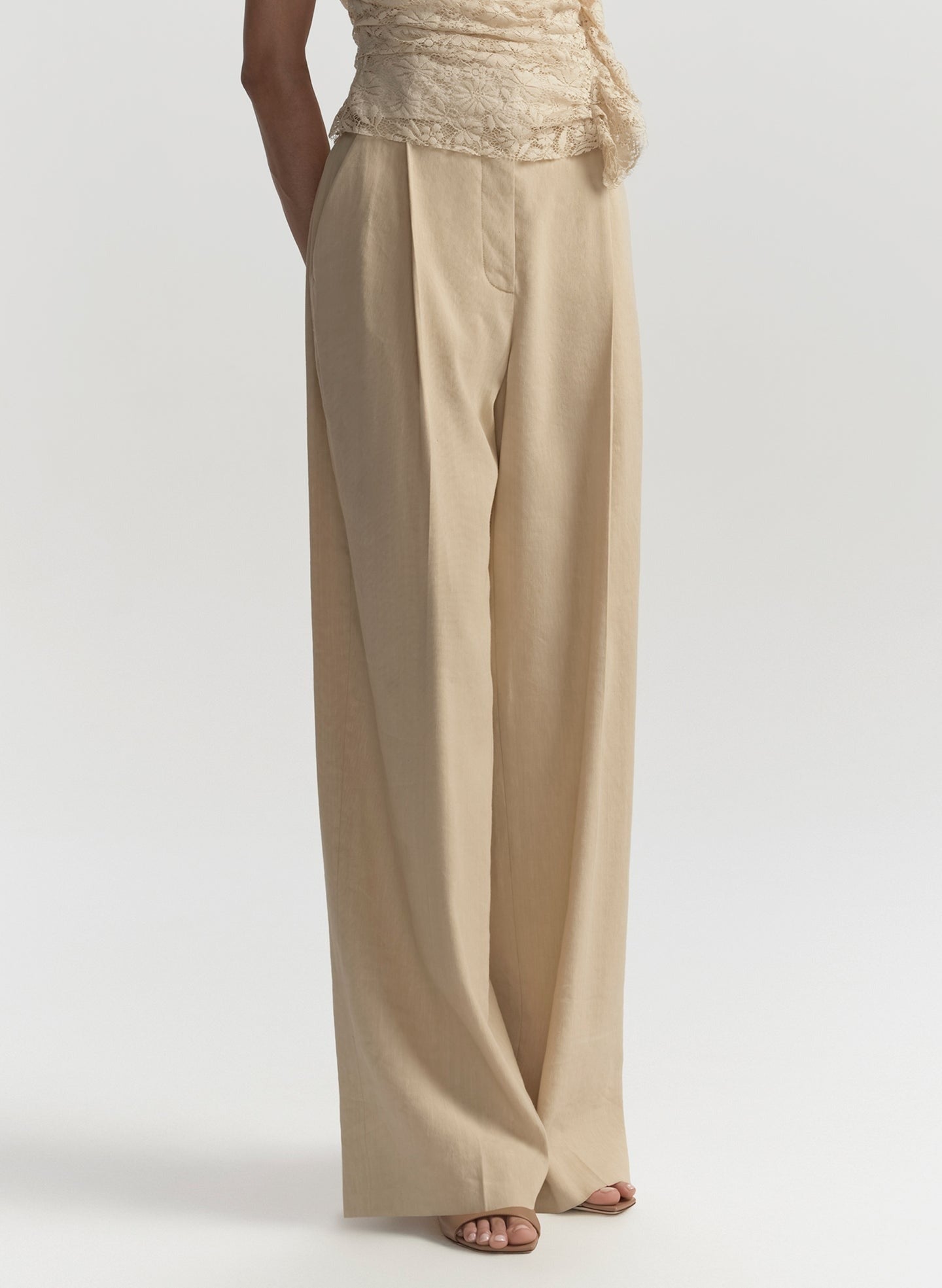 ALC Winston Linen Pant in Crema Dolce