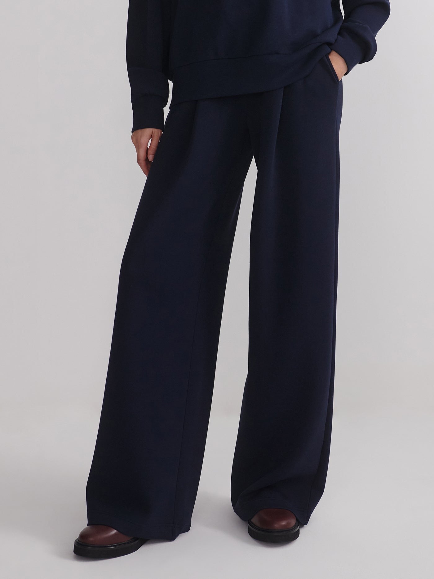 Varley The Extra Wide Leg Pant 32 in Navy