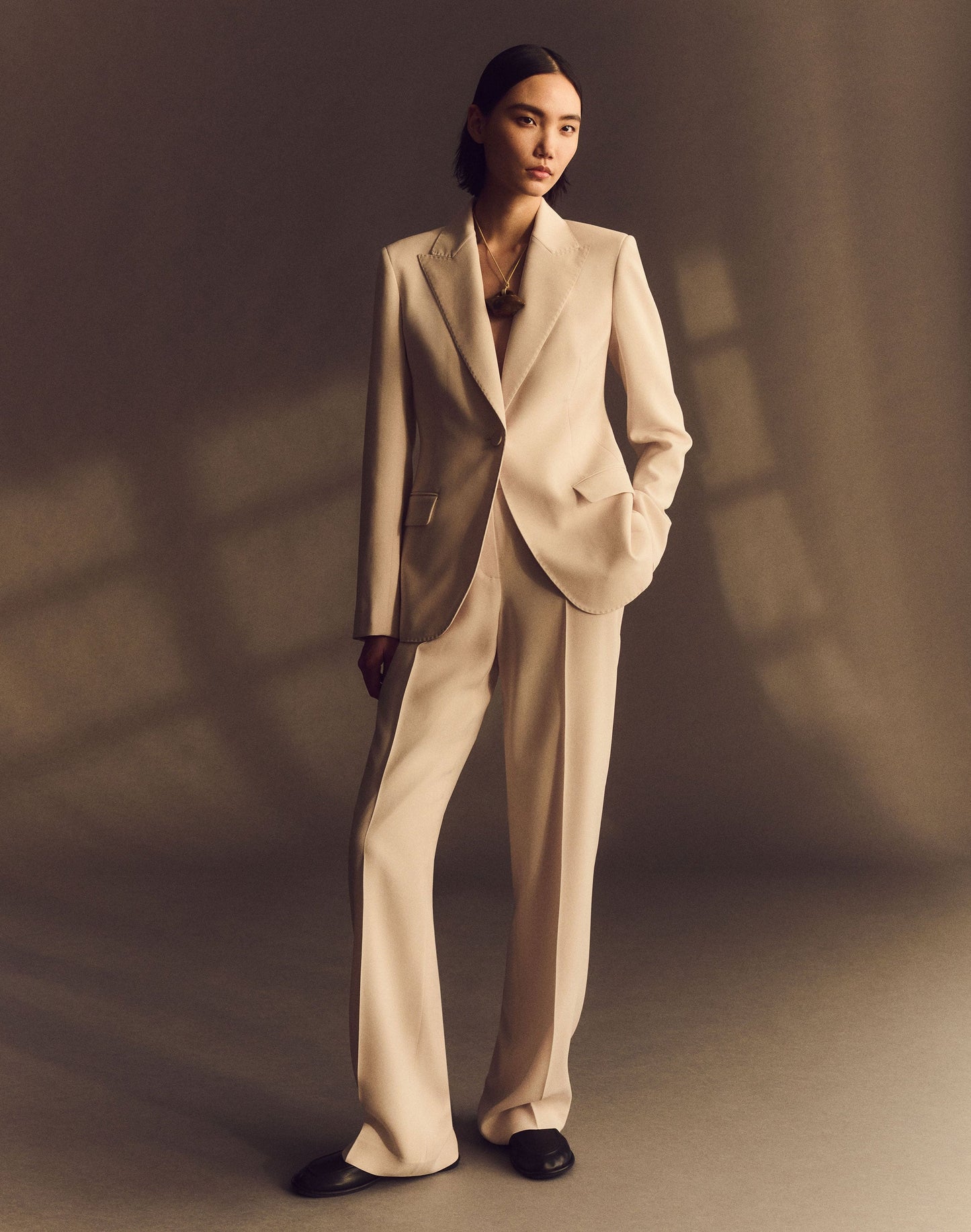 Lafayette 148 Finesse Crepe Peak Lapel Blazer in Raffia