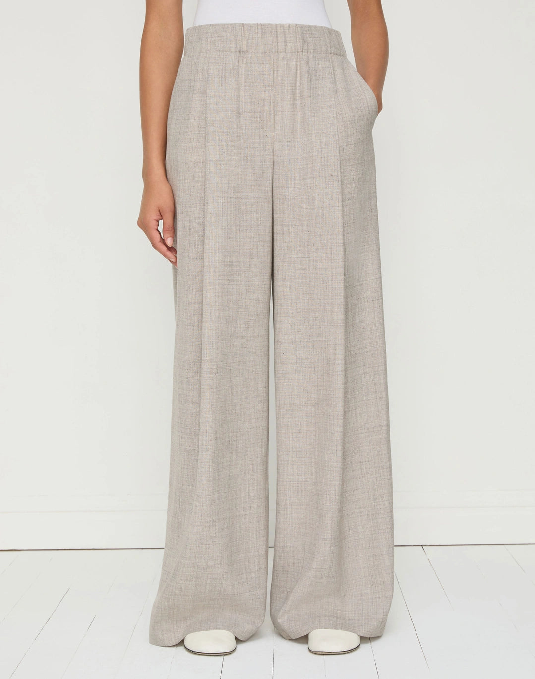 Lafayette 148 Tropical Wool-Silk Astor Pleated Wide Leg Pant in Taupe Marl